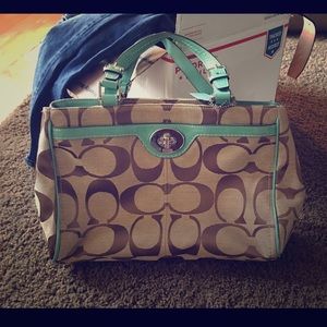 Coach purse *DONATING SOON*